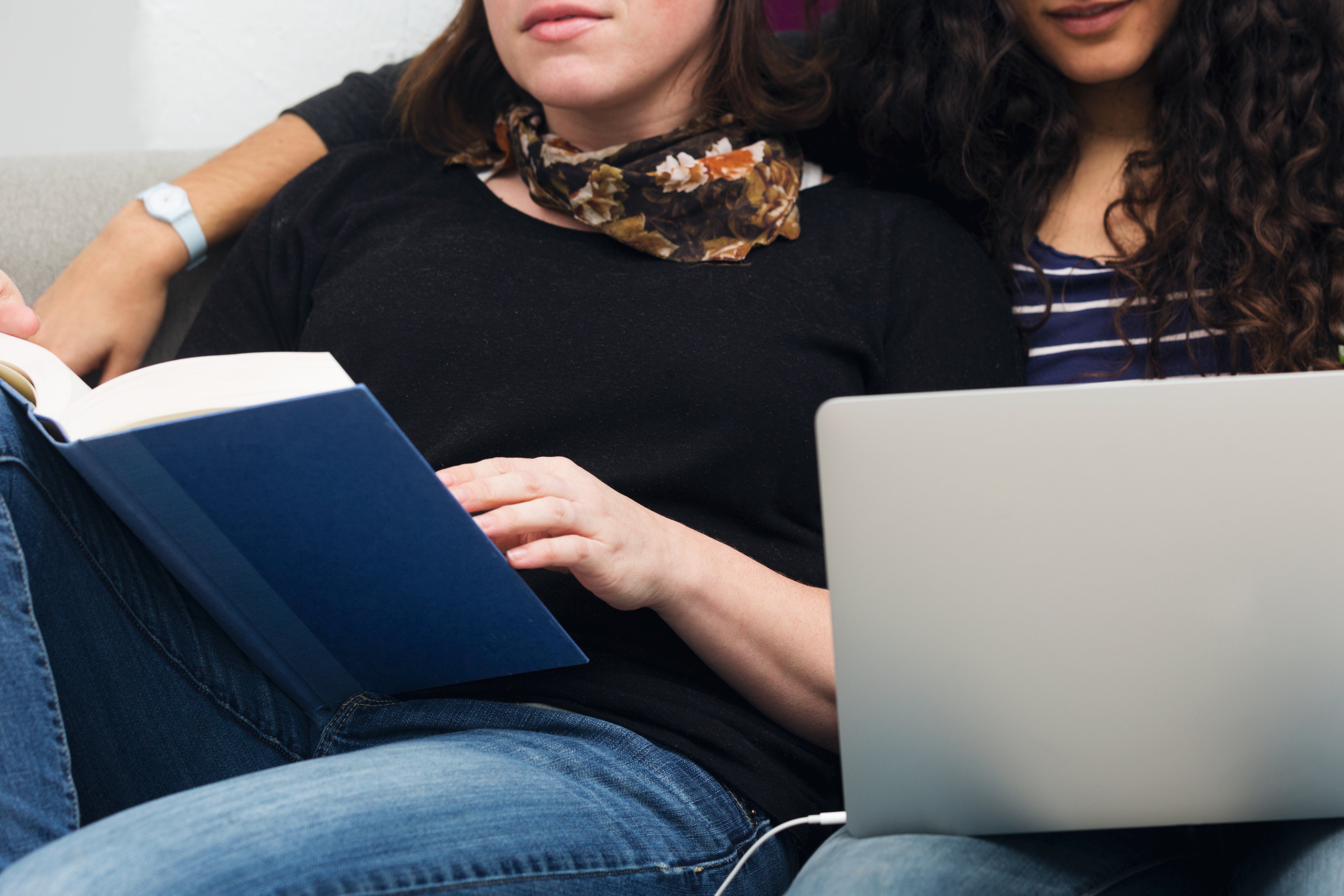 files/couple-relax-at-home.jpg
